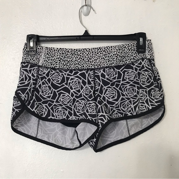 Lululemon short size 6 - Picture 1 of 9